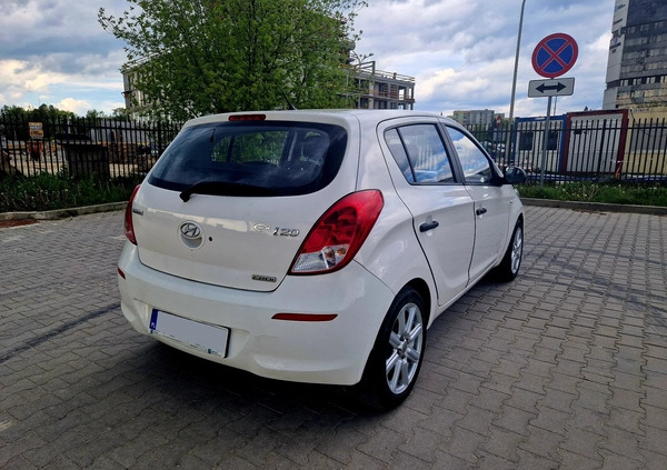 Hyundai i20 cena 19700 przebieg: 186000, rok produkcji 2012 z Kielce małe 67